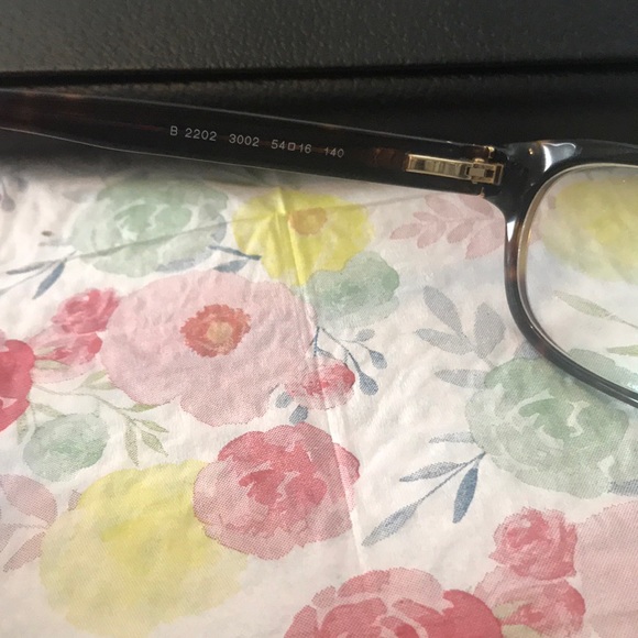 Burberry reading glasses. Comes with case. - Picture 6 of 7